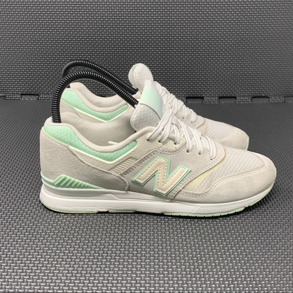 New Balance 697 V1 Womens Shoes Running Walking